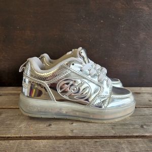 Heelys Premium 1 Lo Light Up LED Skate Shoes Youth Size 13 Metallic Silver